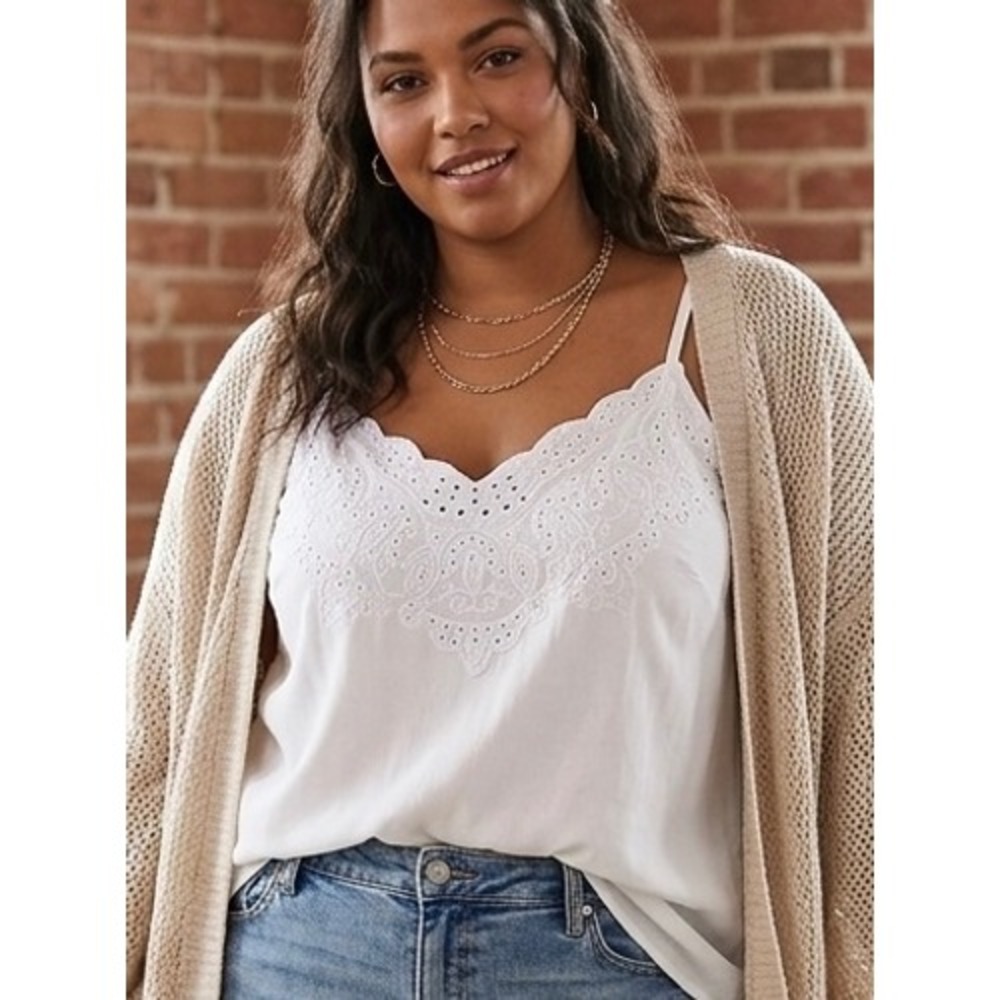 Torrid White Eyelet Embroidered V-Neck Cami Tank Top Adjustable Straps Size 2